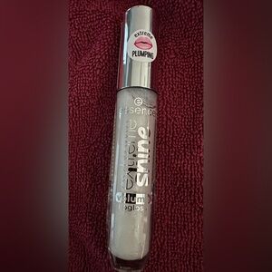 ✨NWT✨ Essence: Extreme Shine Volume Lipgloss- Milky Way